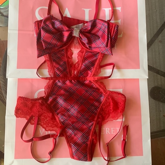 Victoria’s Secret lingerie garter bodysuit teddy - Picture 2 of 8